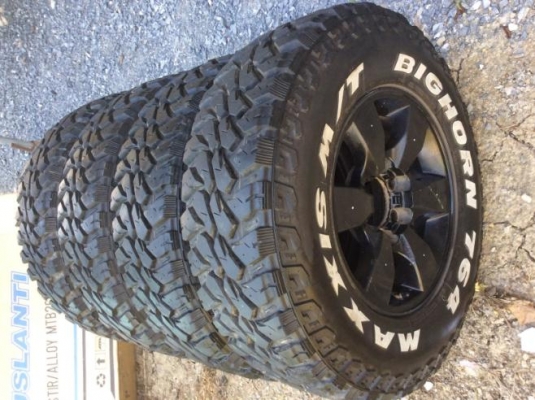 ยาง maxxis ดอกมัด 245/75/16