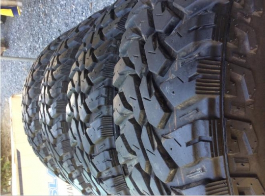 ยาง maxxis ดอกมัด 245/75/16