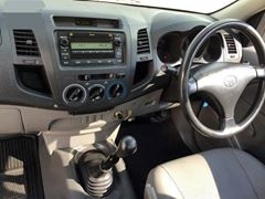 ขายรถหลุดจำนำ ] (ไม่มีเล่มทะเบียน) 2009 TOYOTA, VIGO 2.7 J STANDARD สีขาว เกียร์ธรรมดา ติด NGV