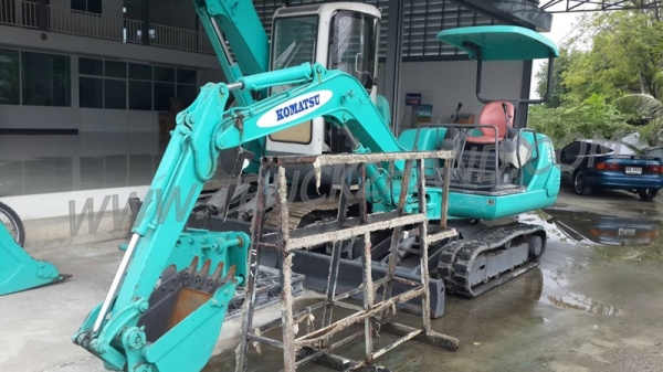 รถแบคโฮ KOMATSU PC25