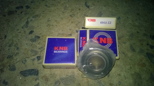 ขาย ลูกปืนตลับ แบริ่ง รุ่น 6002 zz  ยี่ห้อ KNB ของใหม่ยังไม่แกะกล่องเลยครับ ราคาถูก มีจำนวนมากครับ !!!