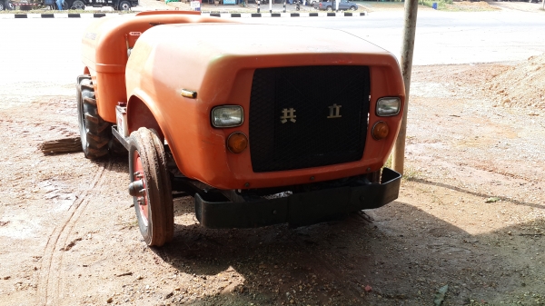 ขายรถพ่นยา ขนาด 1,000 ลิตร รถนอกแท้ พร้อมใช้