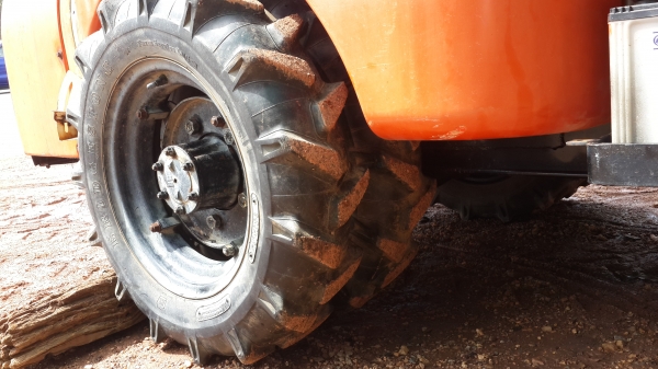 ขายรถพ่นยา ขนาด 1,000 ลิตร รถนอกแท้ พร้อมใช้