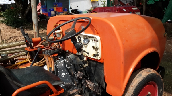 ขายรถพ่นยา ขนาด 1,000 ลิตร รถนอกแท้ พร้อมใช้