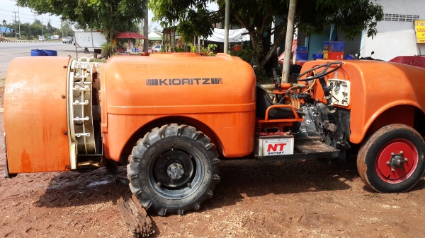 ขายรถพ่นยา ขนาด 1,000 ลิตร รถนอกแท้ พร้อมใช้