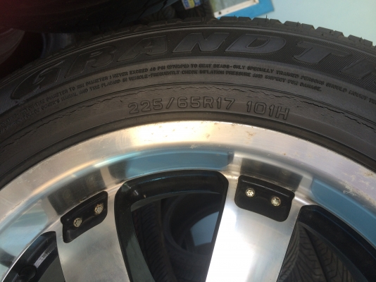 ขายแม็กซ์พร้อมยาง 225/65-17 5รู พร้อมใช้