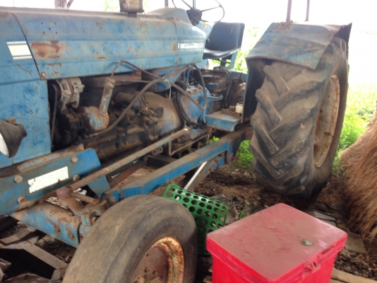 (((ขายด่วน 2 คัน))) รถไถ Ford ตามสภาพ