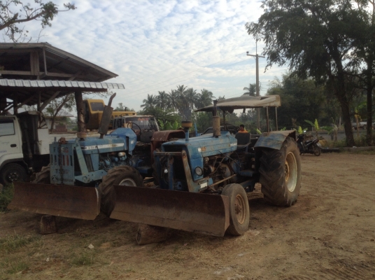 (((ขายด่วน 2 คัน))) รถไถ Ford ตามสภาพ