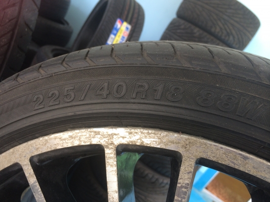 ขายแม็กซ์พร้อมยาง yokohama 225/40-18 5รู พร้อมใช้