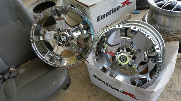 ขายแม็กซ์ใหม่ OFF ROAD 1คู่ 6รู ขอบ18 โครเมี่ยม