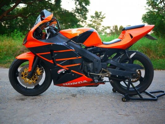 ขาย Cbr400 พร้อมทะเบียนแท้ แฟริ่ง Rc212 เครื่องดีมาก