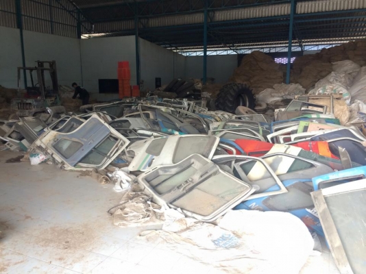 แสงฟ้าเต้นรถ///จำหน่ายประตูรถบรรทุกเก่าญี่ปุ่น ฮีโน่ อีซุซุ มิตรซู โตโยต้า ยูดี และอีกหลายรุ่น