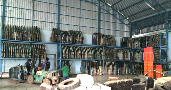 แสงฟ้าเต้นรถ///จำหน่ายประตูรถบรรทุกเก่าญี่ปุ่น ฮีโน่ อีซุซุ มิตรซู โตโยต้า ยูดี และอีกหลายรุ่น