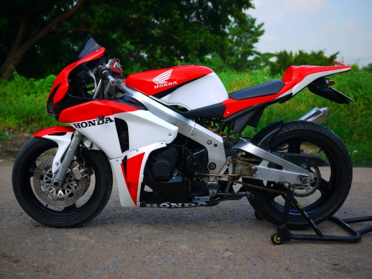 ขาย Cbr400 พร้อมทะเบียนแท้ แฟริ่ง Cbr1000 08 เครื่องดีเลย ขาย Cbr400 พร้อมทะเบียนแท้ แฟริ่ง Cbr1000 08 เครื่องดีเลย