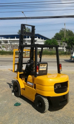 ต้อนรับปีใหม่ด้วยรถยกสภาพสวยจัด ขนาด 2.5 ตัน เสาสูง 4 เมตร ยางใหม่ 4 เส้น