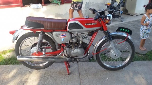 ขายkawasaki g a3 สวย สวยเครื่องดีระบบไฟดี ไฟหน้า หลัง ไฟเลี้ยวติดไฟเกียว่างติดมีเล่มทะเบียนไม่มีชุดโอนครับสนไจโทร0985849113-0897893995ลดราคาเหลือ19000ครับ