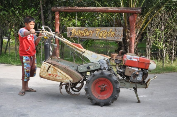 ขายรถไถ yanmar  นำเข้าจากญี่ปุ่น 18,000บาทเท่านั้น!!