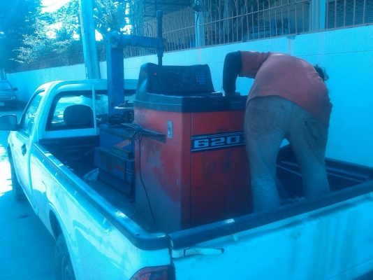 จัดส่งให้แล้วนะครับ ลูกค้าศรีสะเกษ - เครื่องถอดยาง พร้อมเครื่องถ่วงล้อ ส่งให้แถวขนส่งปทุมวันครับ รอรับนะครับ ขอบคุณมากครับ