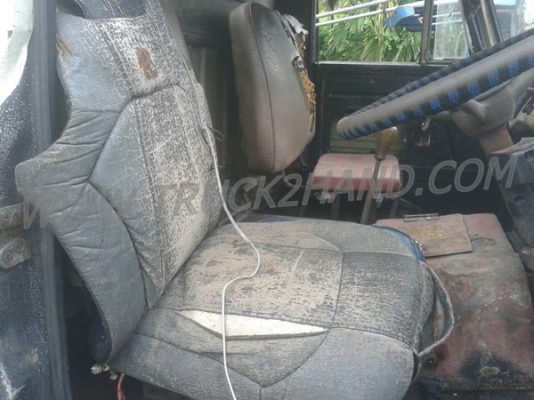 รถบรรทุก 6 ล้อ HINO พื้นเรียบ