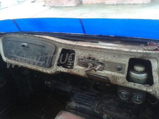 รถบรรทุก 6 ล้อ HINO พื้นเรียบ