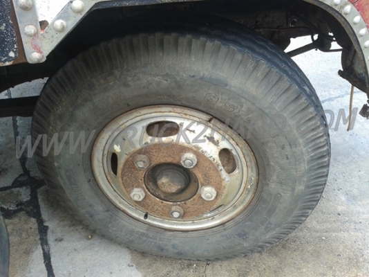 รถบรรทุก 6 ล้อ HINO พื้นเรียบ