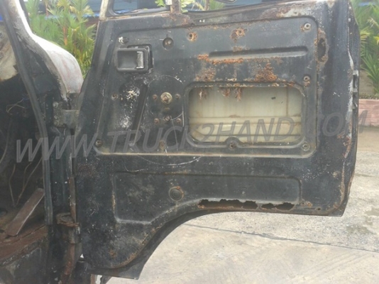 รถบรรทุก 6 ล้อ HINO พื้นเรียบ