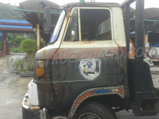 รถบรรทุก 6 ล้อ HINO พื้นเรียบ