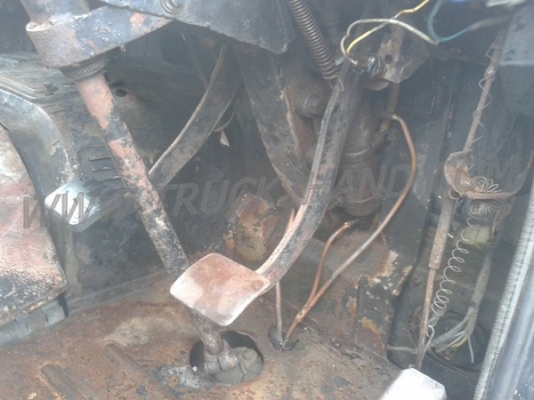 รถบรรทุก 6 ล้อ HINO พื้นเรียบ