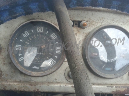 รถบรรทุก 6 ล้อ HINO พื้นเรียบ