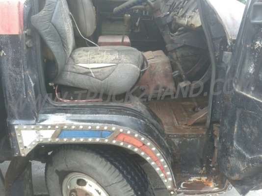 รถบรรทุก 6 ล้อ HINO พื้นเรียบ