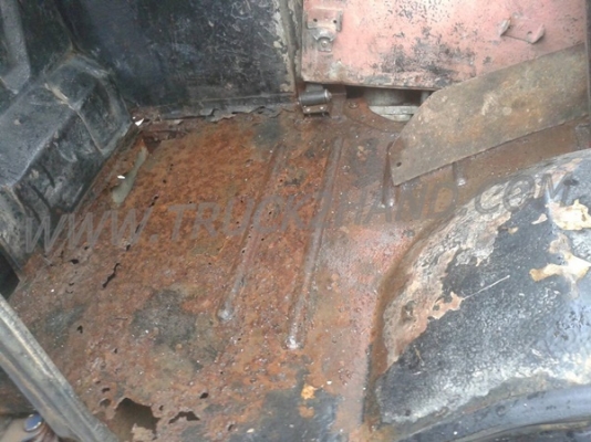 รถบรรทุก 6 ล้อ HINO พื้นเรียบ