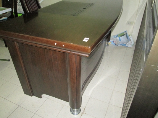 โต๊ะผู้จัดการงานฝีมือ   ไม่มีตำหนิ  สภาพใหม่มาก  ขายถูก