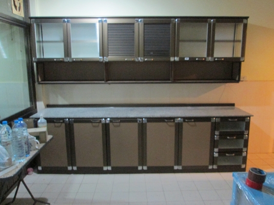 ขอขอบคุณเฺฮียสปารัตนาธิเบศธ์ครับ      ชั้นวางของ  พร้อมเคาน์เตอร์หินอ่อน   เก็บเครื่องครัวอย่างดี