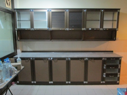 ขอขอบคุณเฺฮียสปารัตนาธิเบศธ์ครับ      ชั้นวางของ  พร้อมเคาน์เตอร์หินอ่อน   เก็บเครื่องครัวอย่างดี