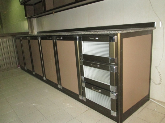 ขอขอบคุณเฺฮียสปารัตนาธิเบศธ์ครับ      ชั้นวางของ  พร้อมเคาน์เตอร์หินอ่อน   เก็บเครื่องครัวอย่างดี