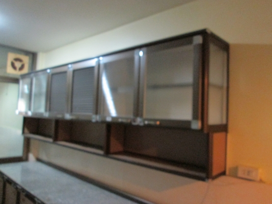 ขอขอบคุณเฺฮียสปารัตนาธิเบศธ์ครับ      ชั้นวางของ  พร้อมเคาน์เตอร์หินอ่อน   เก็บเครื่องครัวอย่างดี