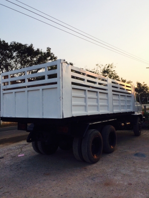 สิบล้อ F18 ดั้ม สองเพลา