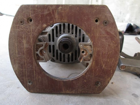 ขายเทกระจาดด Router RYOBI R500N 2000 บาท และใบเลื่อยวงเดือน7นิ้ว Made in India ใบละ150บาท