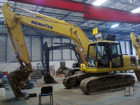 แมคโค KOMATSU PC200-7