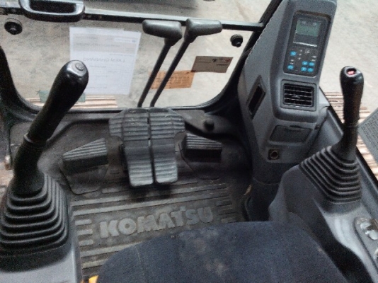 แมคโค KOMATSU PC200-7