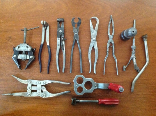 ขายเครื่องมือซ่อมเครื่องยนต์ Vintage จากเมกา ยกชุด 12 ชิ้น ลดราคาพิเศษ