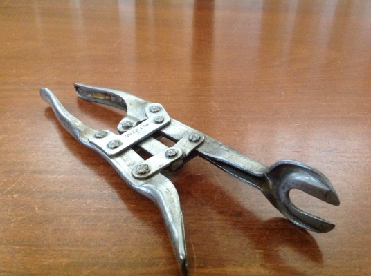 ขายเครื่องมือซ่อมเครื่องยนต์ Vintage จากเมกา ยกชุด 12 ชิ้น ลดราคาพิเศษ