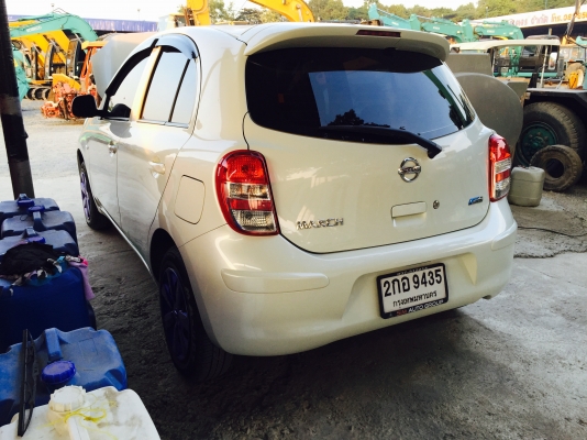 ขาย!!! รถเก๋ง NISSAN MARCH สีขาว เอกสารไห้พร้อม