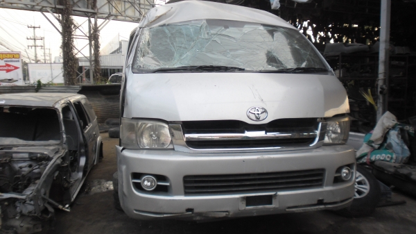 ขายบอดี้รถตู้commuter06ถูกๆๆๆ