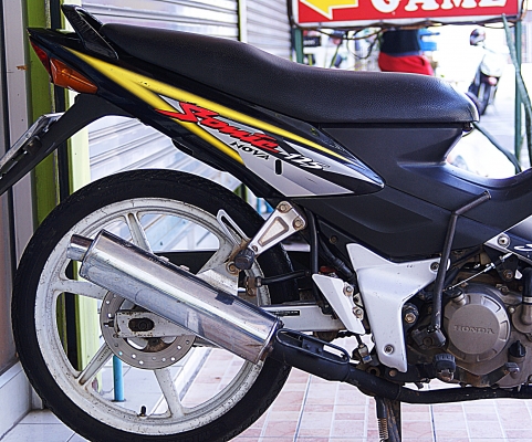 โซนิก 125 cc เดิมๆ นิ่มๆ ก้านแหวไม่ดัง ราคา 15900 บาท เล็กรามอินทรา 58 ที่ร้านยังมีรถให้เลือกอีกหลายคัน ถ้าจะขอลดหลายพันไม่ต้องโทรมาจ้าาาาา โซนิก 125 cc เดิมๆ นิ่มๆ ก้านแหวไม่ดัง ราคา 15900 บาท เล็กรามอินทรา 58 ที่ร้านยังมีรถให้เลือกอีกหลายคัน ถ้าจะขอลดหลายพันไม่ต้องโทรมาจ้าาาาา