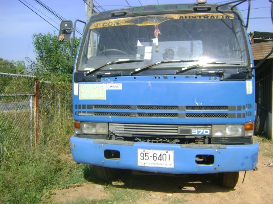 NISSAN เทรนเลอร์สิบล้อ  สองเพลา  ราคา 700,000  บาท