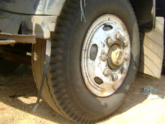 NISSAN เทรนเลอร์สิบล้อ  สองเพลา  ราคา 700,000  บาท