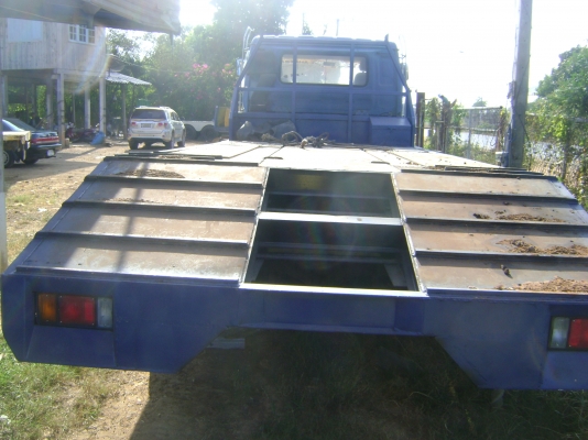 NISSAN เทรนเลอร์สิบล้อ  สองเพลา  ราคา 700,000  บาท