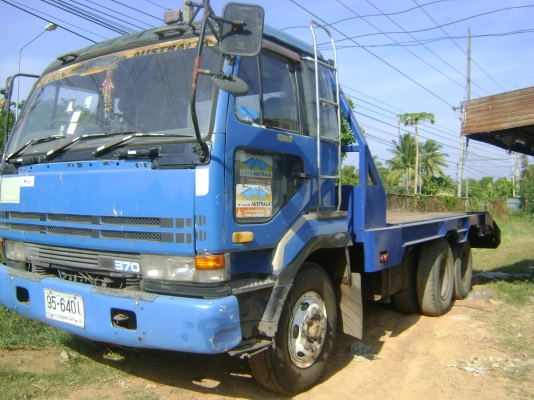 NISSAN เทรนเลอร์สิบล้อ  สองเพลา  ราคา 700,000  บาท