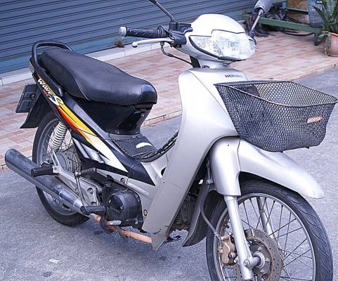 honda เวฟ 100 cc เดิมๆ มีลอยบ้างตามประสารถมือสอง ทะเบีัยนสวย 555 แค่ทะเบียน ก็คุ้มแล้ว เล็ก รามอินทรา มอไซ์มือสอง